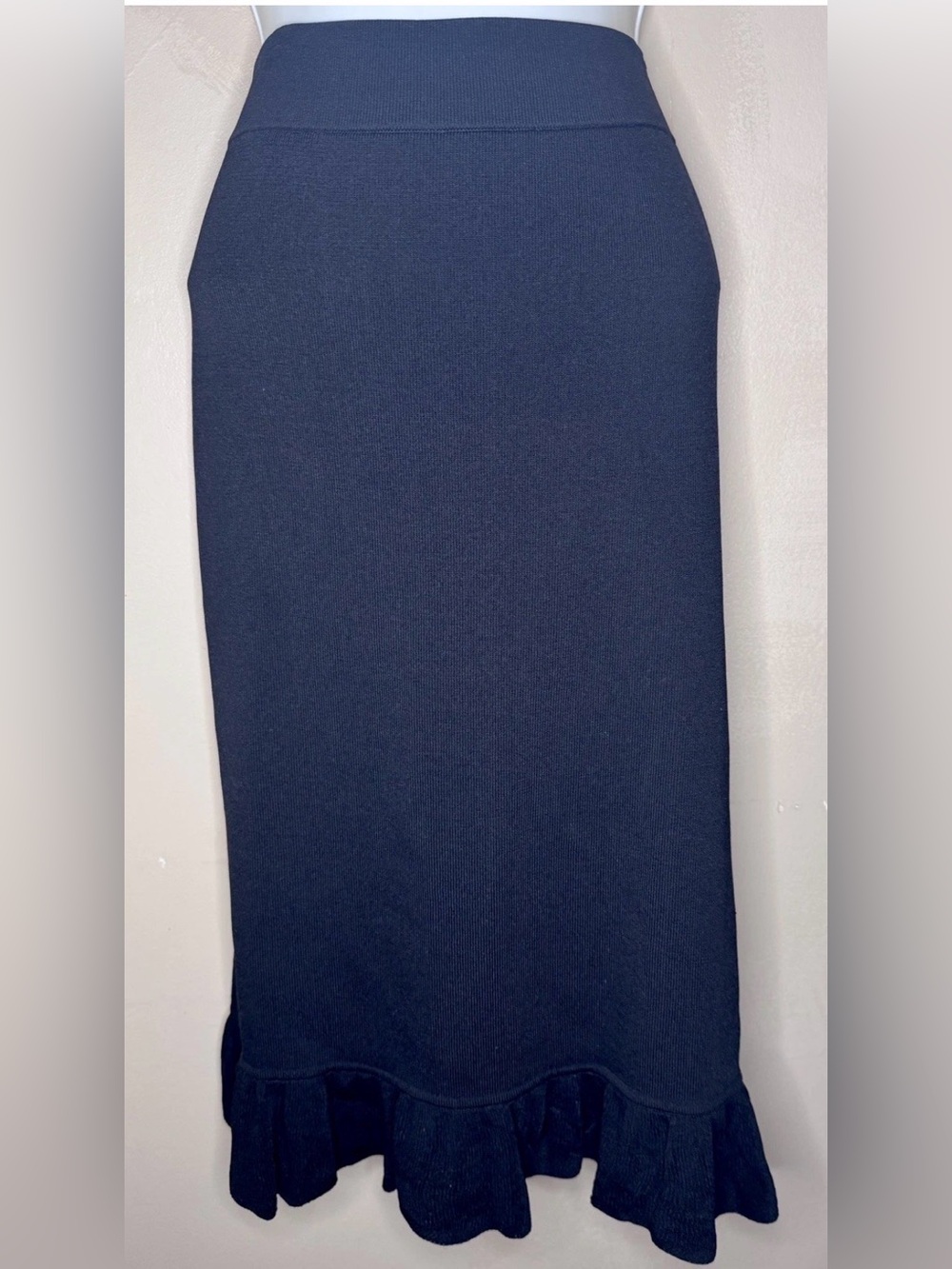 🖤VERTIGO PARIS🖤 RUFFLE HEM SIDE ZIP TIGHT KNIT PENCIL SKIRT